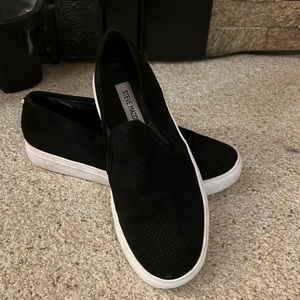 Steve Madden Black Slip On Sneakers - Fabric with a Suede Feel Size 7